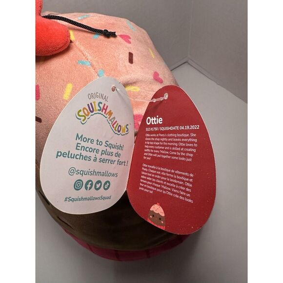 Squishmallow 12" Valentine's Ottie Cupcake PLUSH NEW‎ - Picture 4 of 12